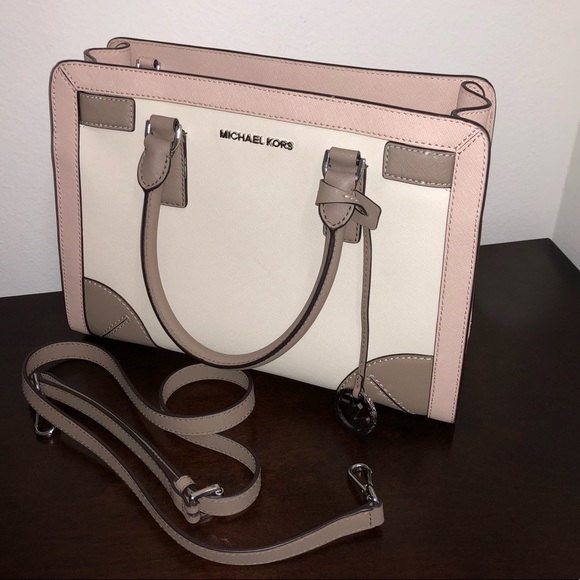 Michael Kors Handbags - Michael kors purse